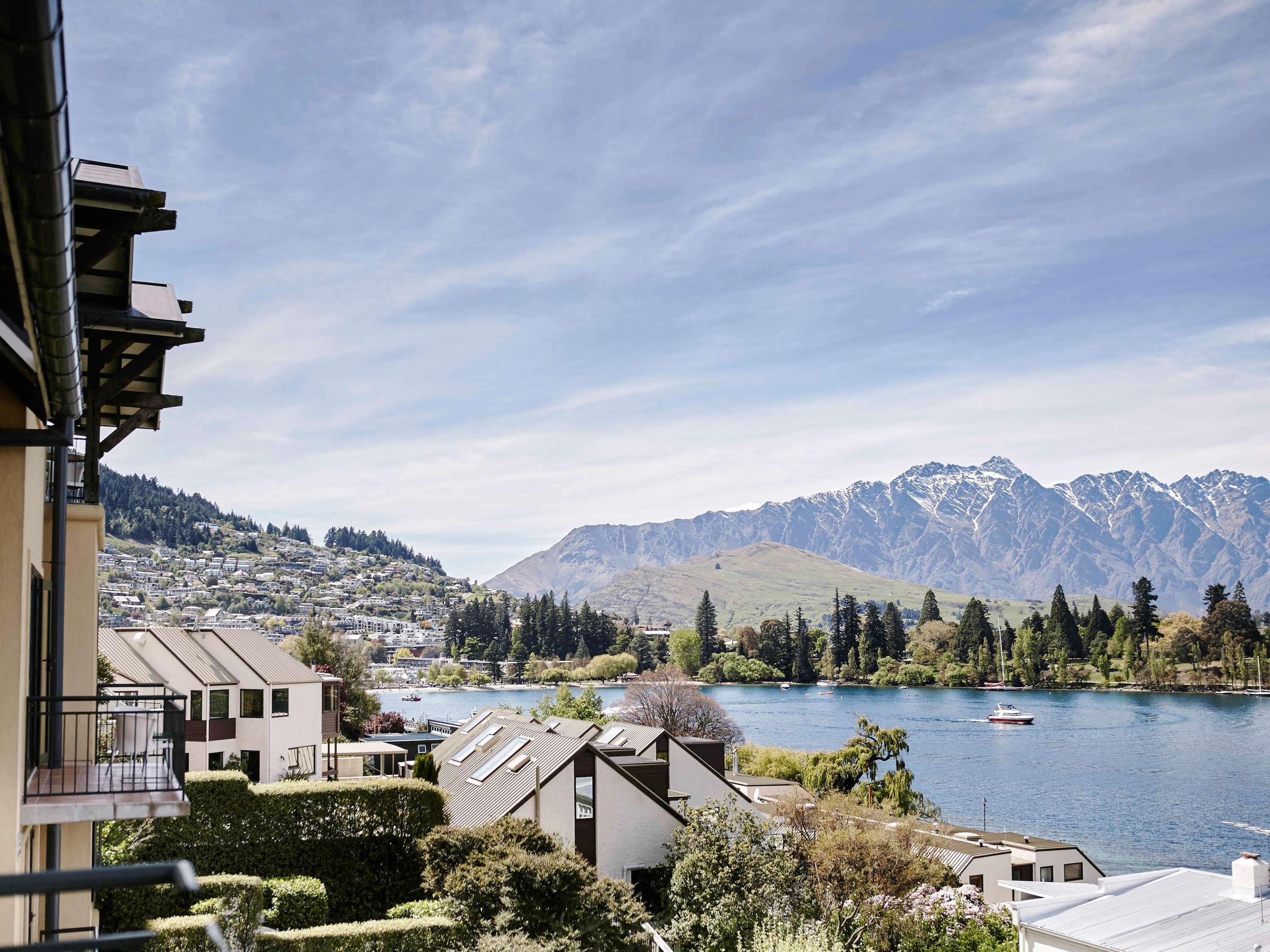 Hotel St Moritz Queenstown - Mgallery By Sofitel Extérieur photo View of Queenstown from a student apartment