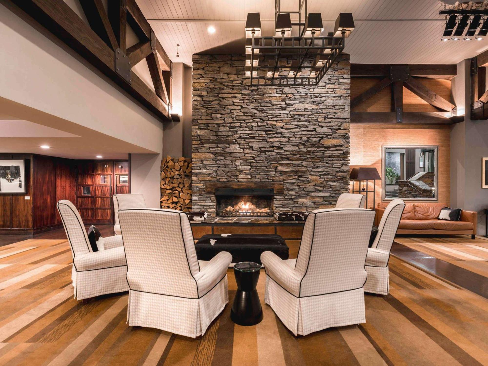 Hotel St Moritz Queenstown - Mgallery By Sofitel Extérieur photo Interior of the Lodge at Blue Sky