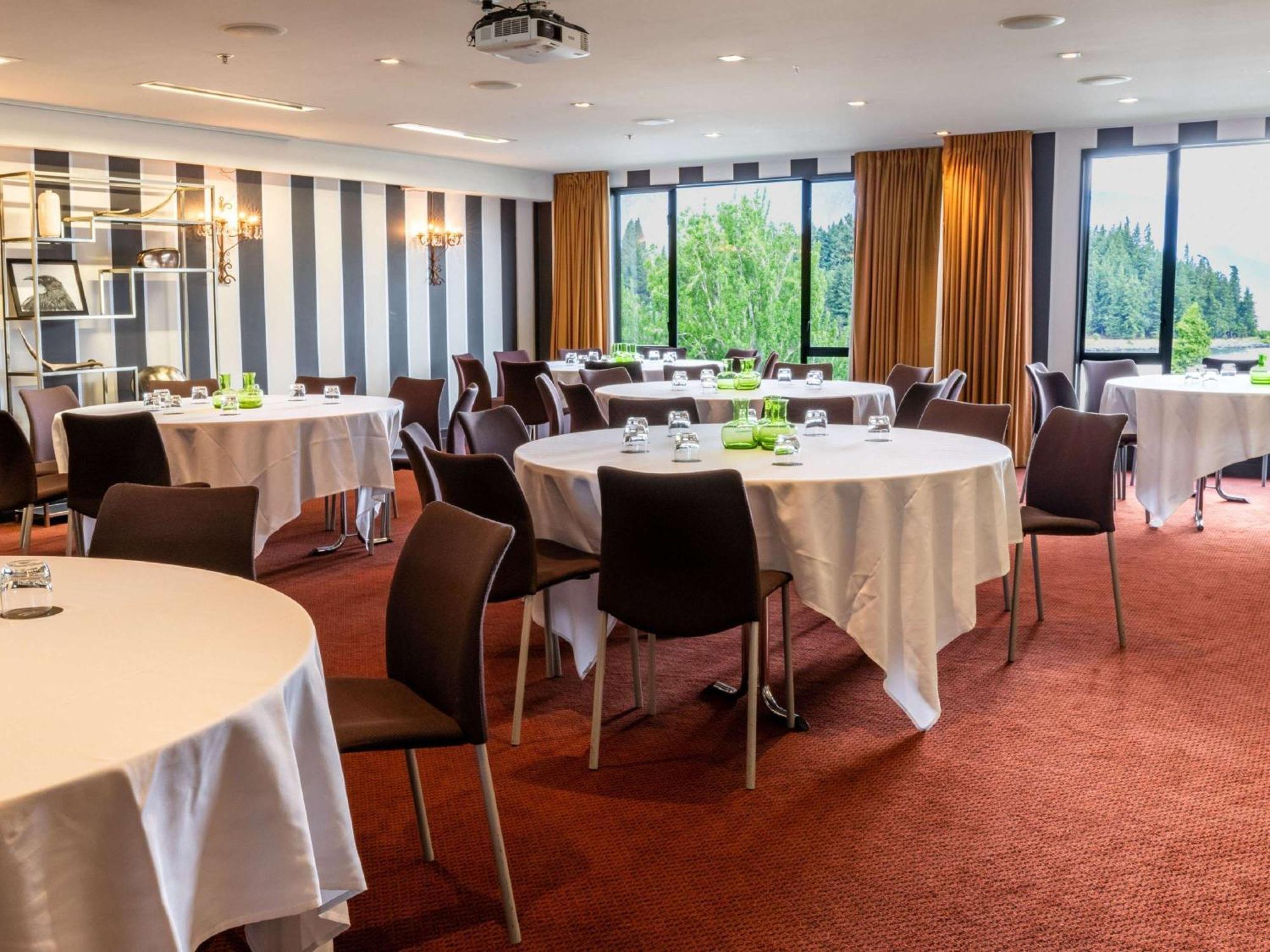 Hotel St Moritz Queenstown - Mgallery By Sofitel Extérieur photo The meeting room