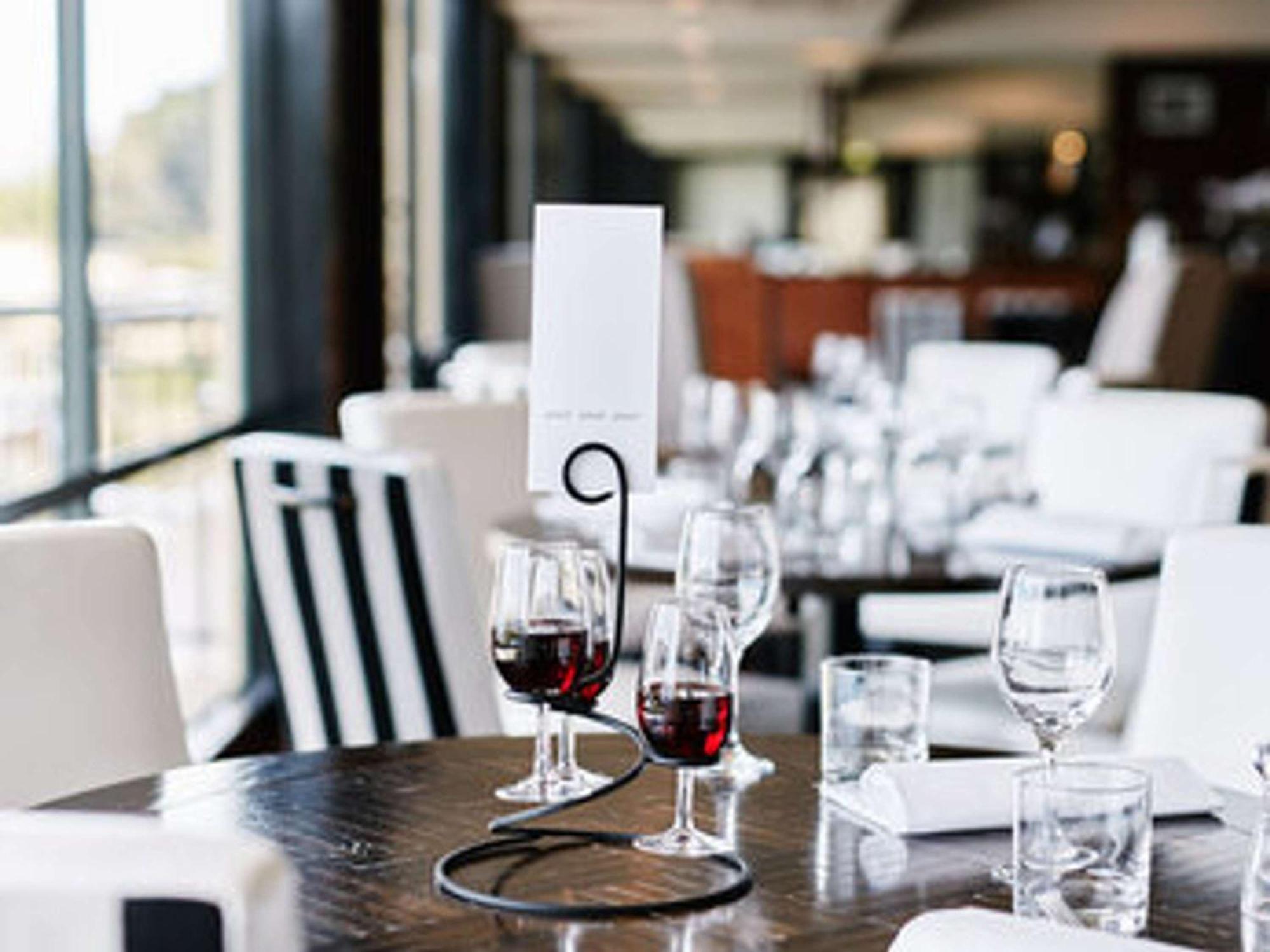 Hotel St Moritz Queenstown - Mgallery By Sofitel Extérieur photo Wine tasting at the Hunter Valley