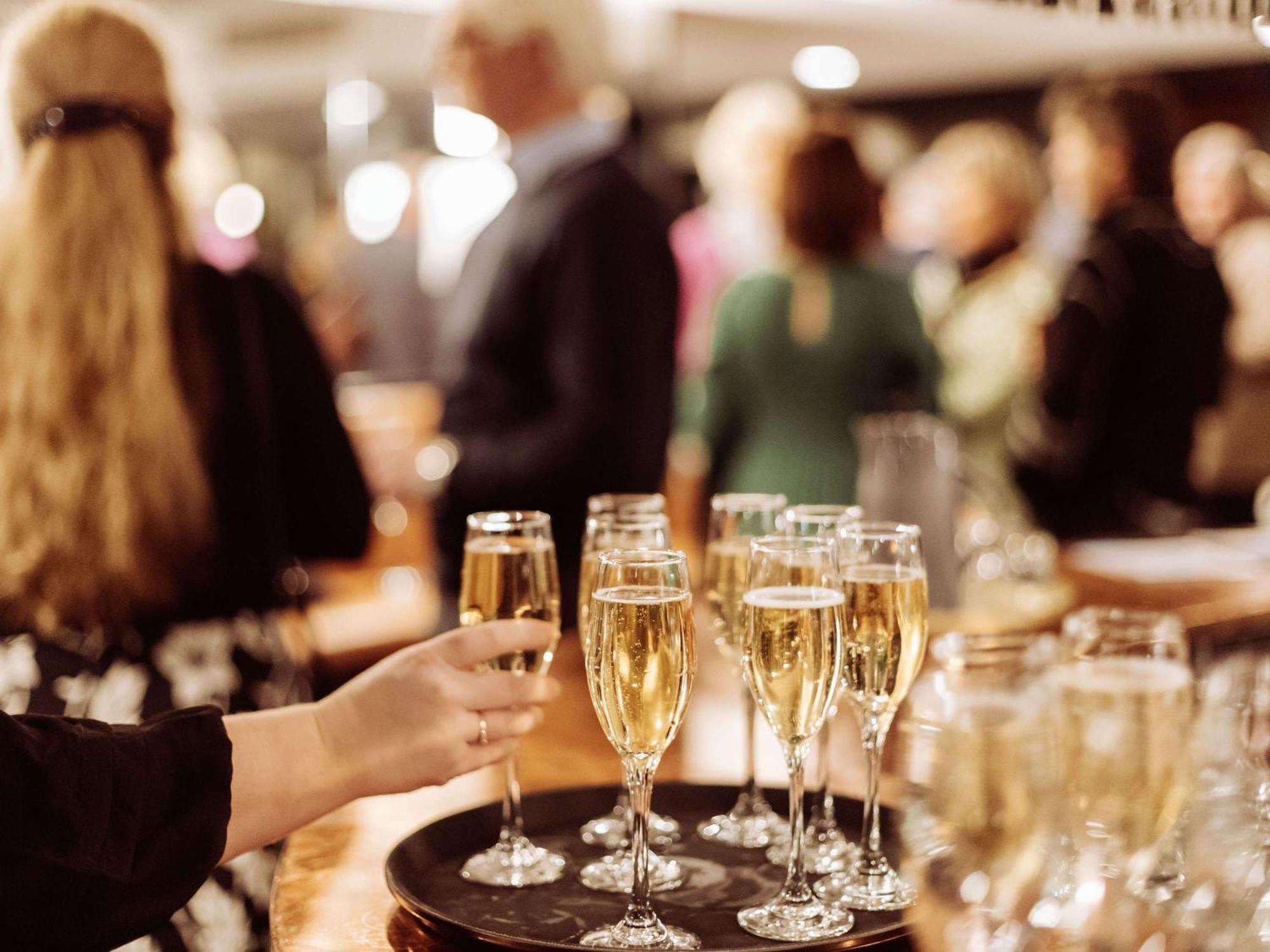 Hotel St Moritz Queenstown - Mgallery By Sofitel Extérieur photo Champagne at a party