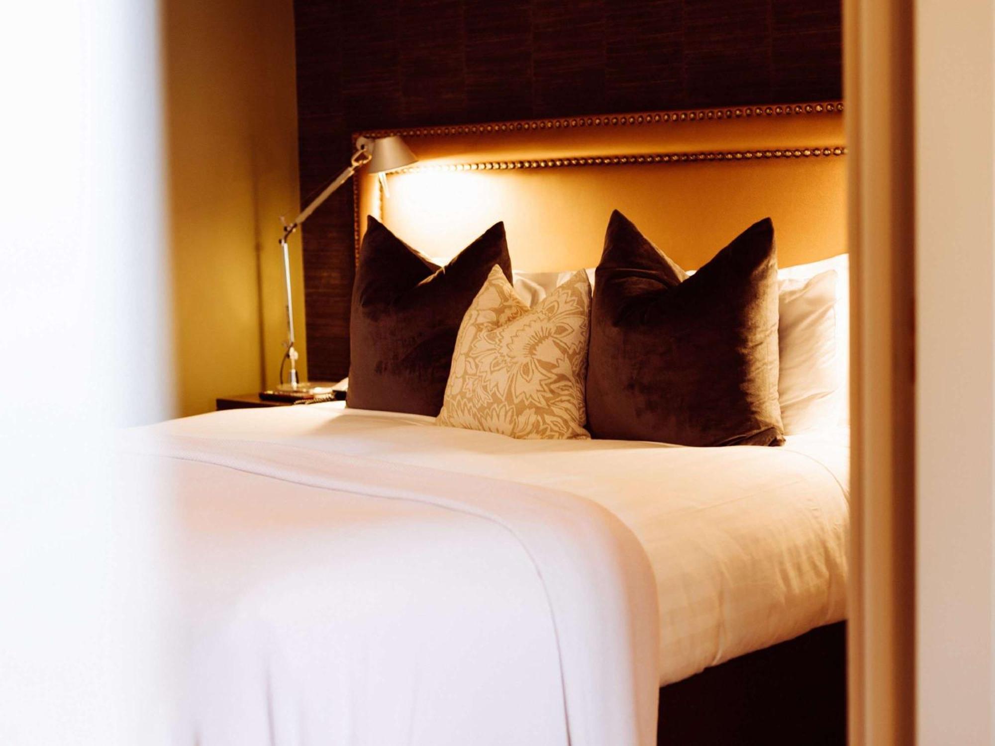 Hotel St Moritz Queenstown - Mgallery By Sofitel Extérieur photo A bedroom at the hotel